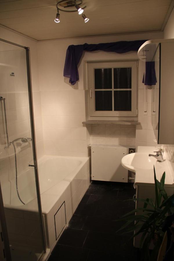 Ferienwohnung Mit 4 Schlafzimmer Fuer 2 Bis 9 Gaeste----Apartment With 4 Bedrooms For 2 To 9 Guests Нюрнберг Экстерьер фото